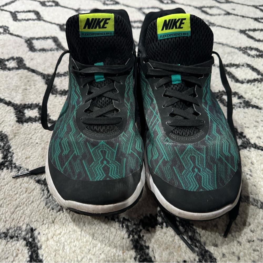 Nike Flex Experience RN5 men’s size 12 running shoe